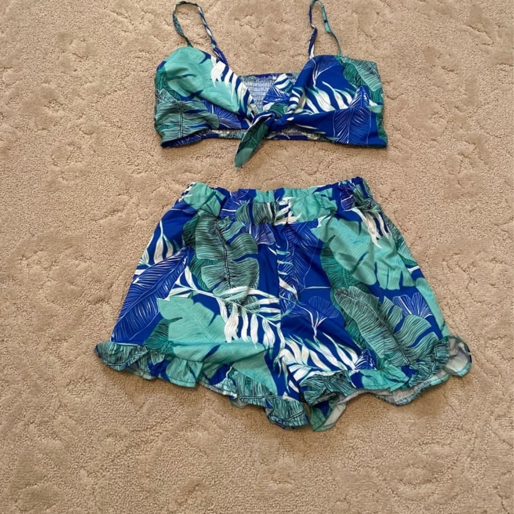 Two piece set